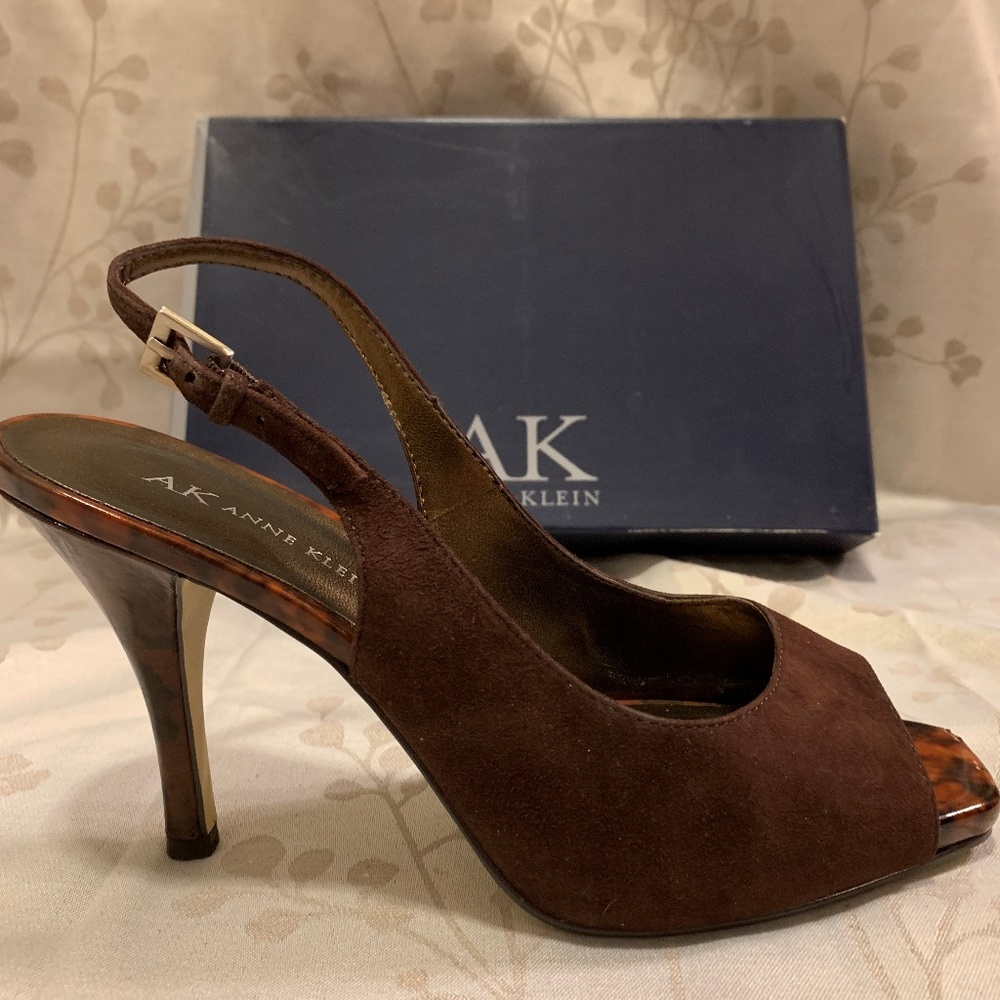 Anne Klein Brown Suede Slingback Pumps